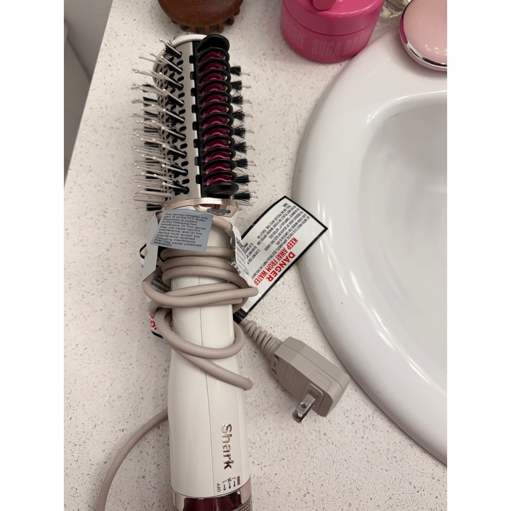 Shark SmoothStyle Heated Comb and Blowout Brush Silk White HT200